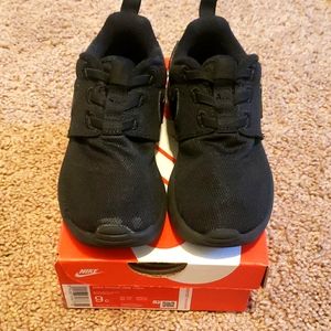 Toddler Nike shoes